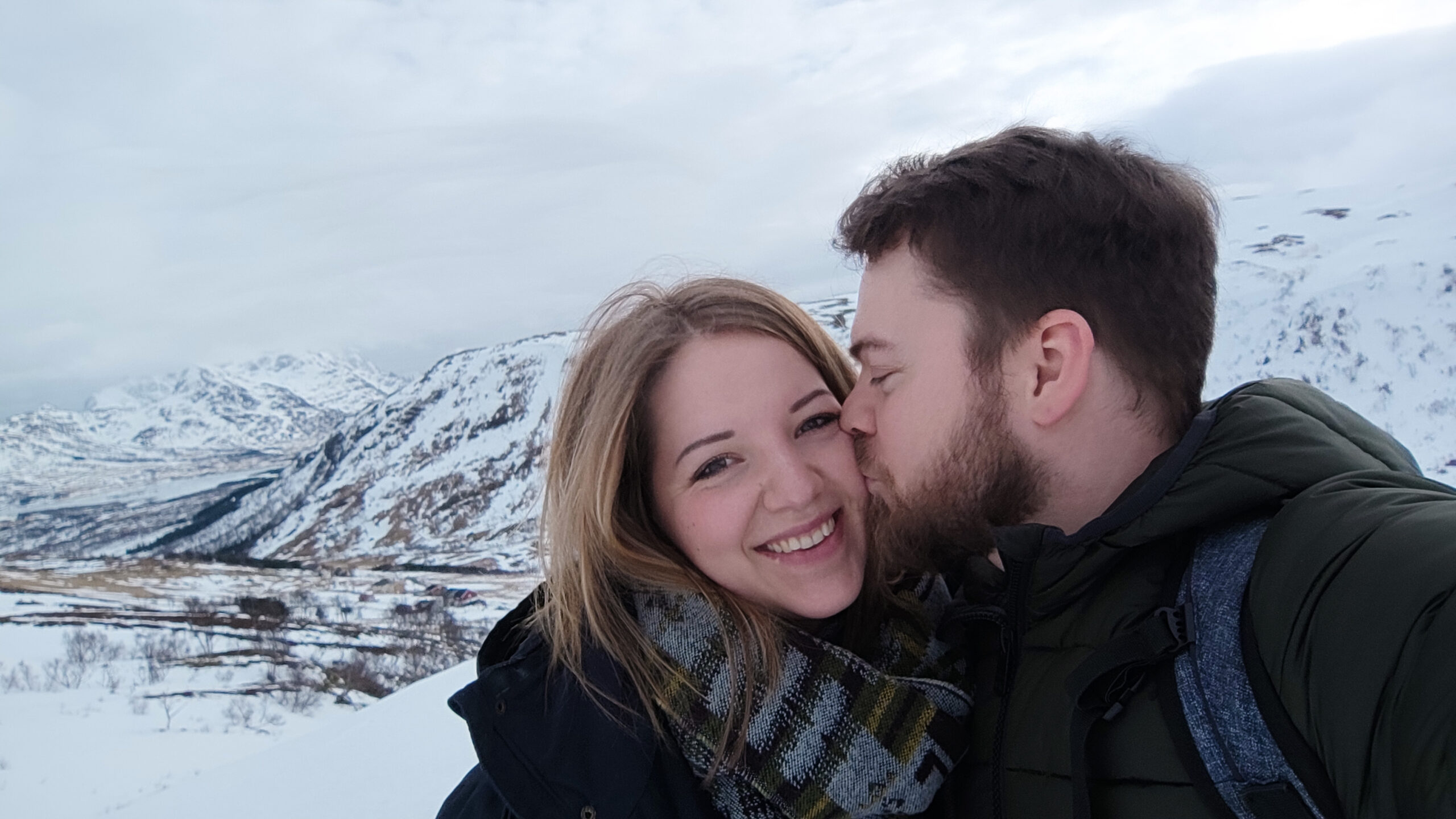 Kristina Reinartz, Hochzeitsfotografin mit Freund auf den Lofoten.